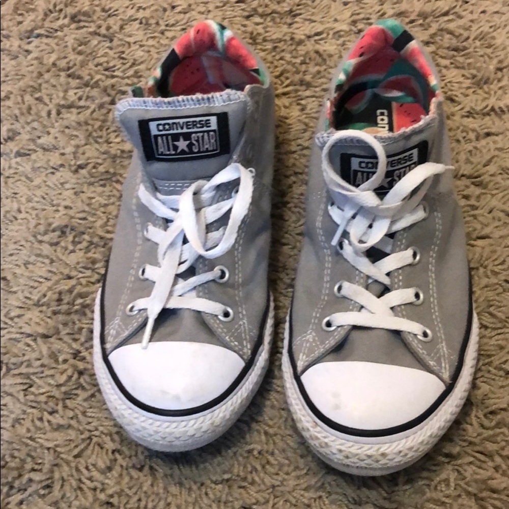 Girls Converse Size 6